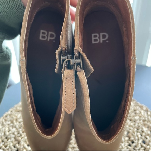 BP Lance Leather Block Heel Bootie - Picture 6 of 9